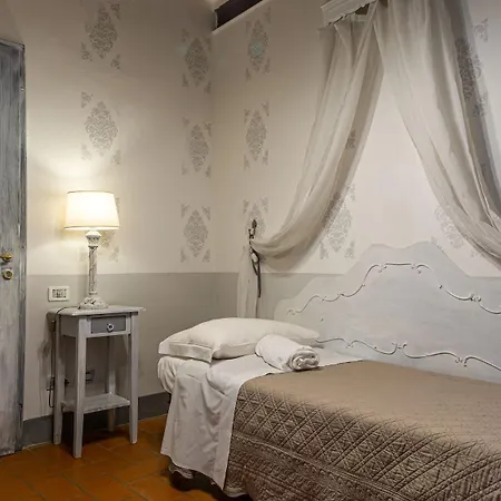 منزل ريفي Il Castagnolo سان جيمينيانو