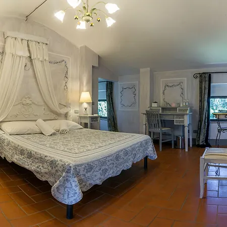 منزل ريفي Il Castagnolo سان جيمينيانو